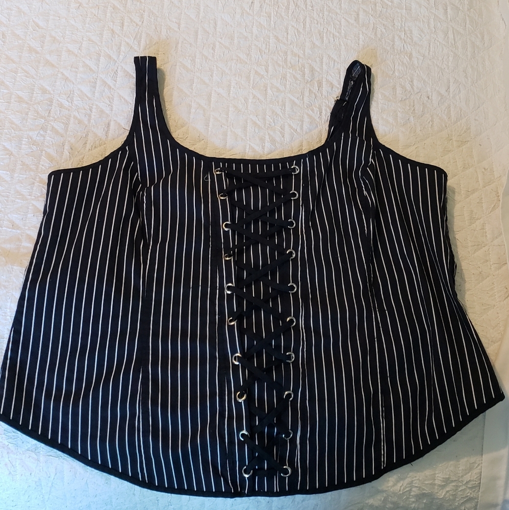 Hot Topic black and white pinstripe corset size 18/20